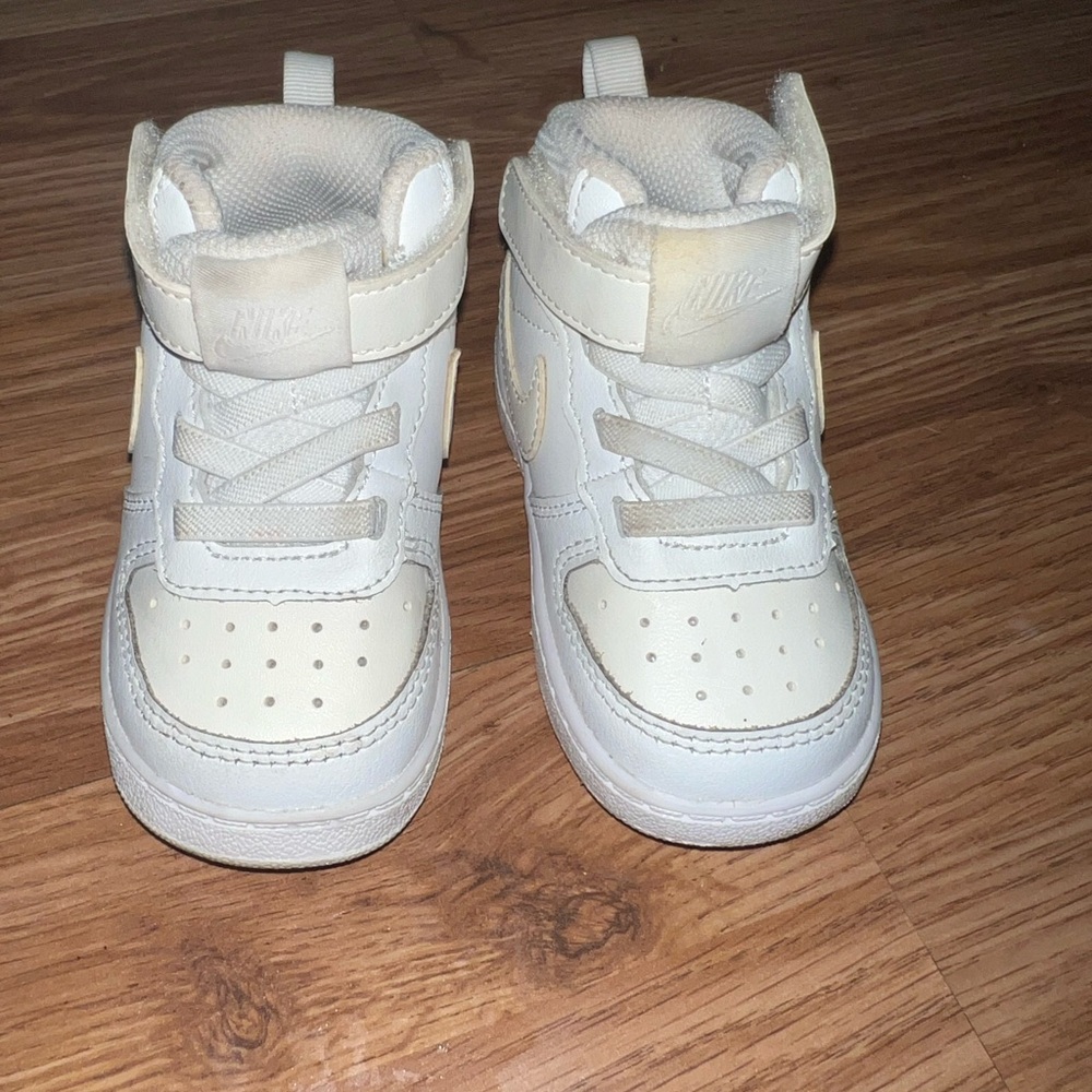 Nike Court Borough Mid 2